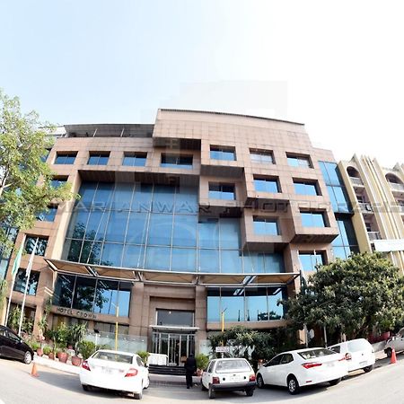 Hotel Crown Plaza İslamabad Dış mekan fotoğraf
