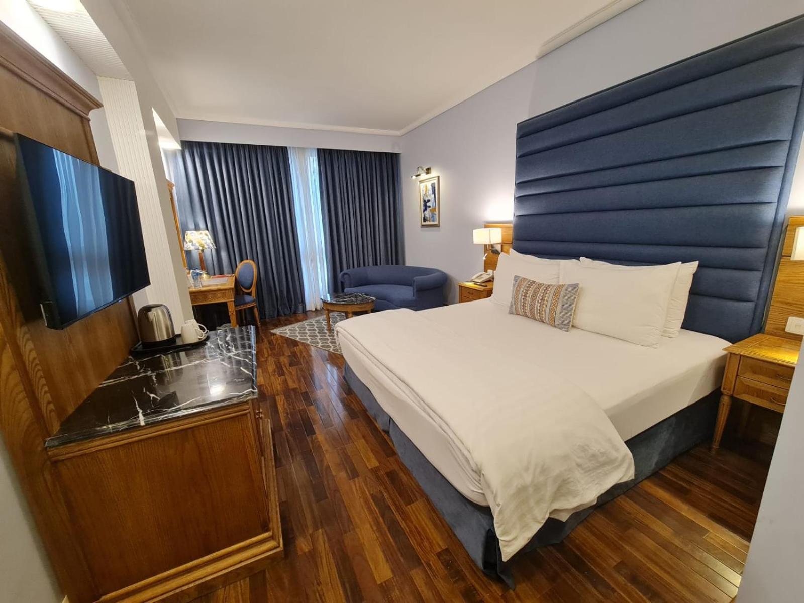 Hotel Crown Plaza İslamabad Dış mekan fotoğraf