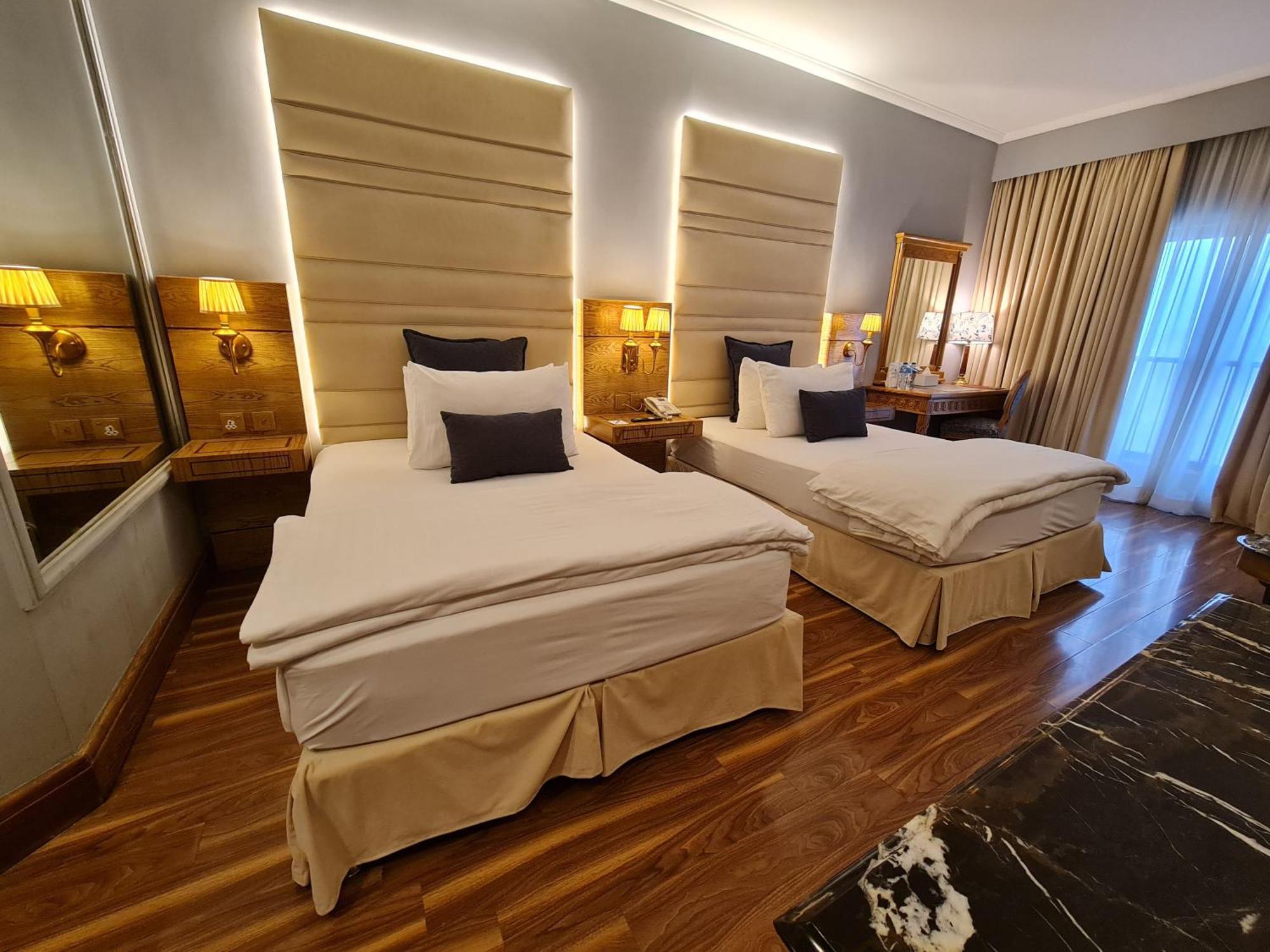 Hotel Crown Plaza İslamabad Dış mekan fotoğraf