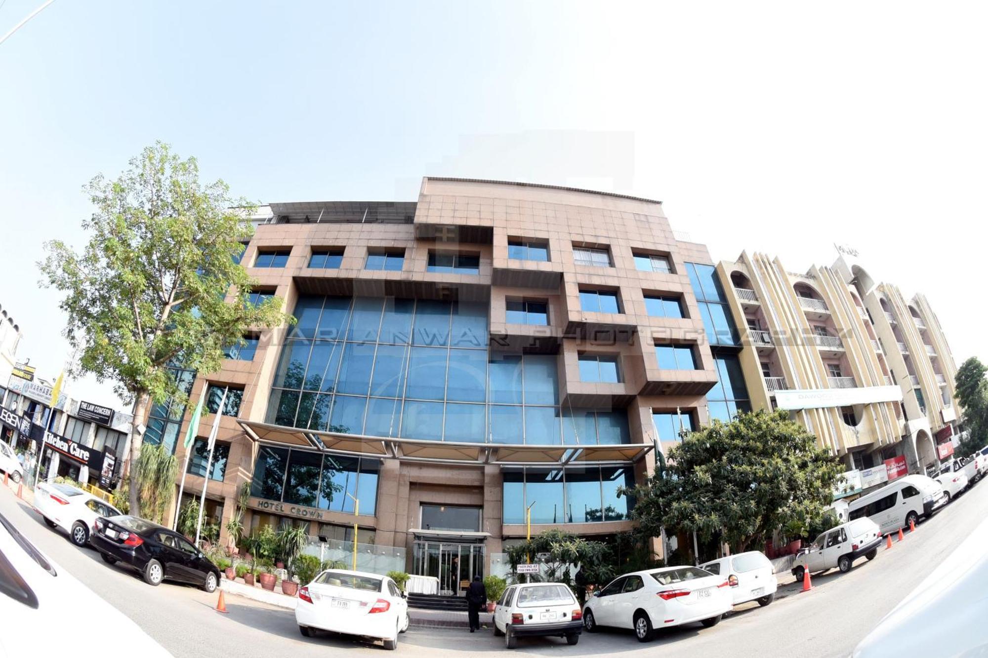 Hotel Crown Plaza İslamabad Dış mekan fotoğraf