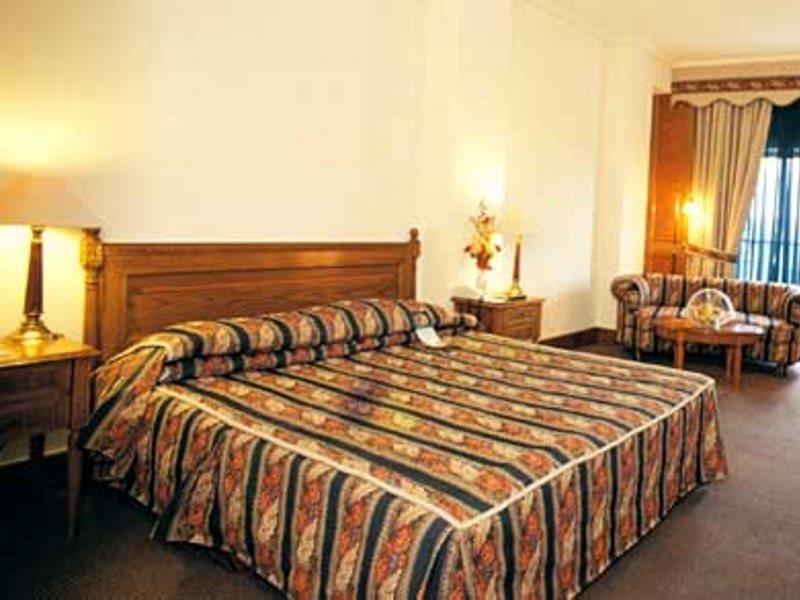 Hotel Crown Plaza İslamabad Dış mekan fotoğraf