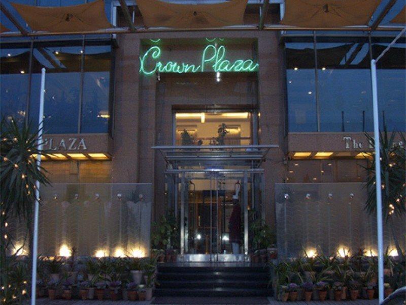 Hotel Crown Plaza İslamabad Dış mekan fotoğraf