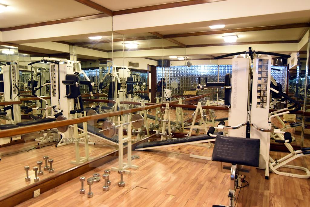 Hotel Crown Plaza İslamabad Dış mekan fotoğraf