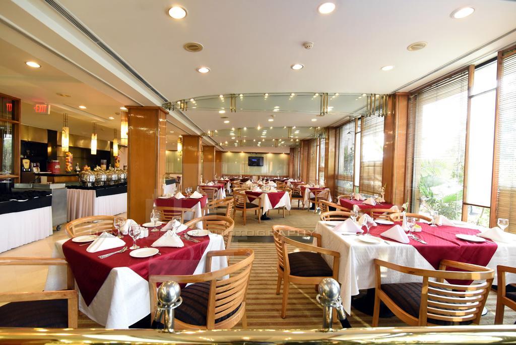 Hotel Crown Plaza İslamabad Dış mekan fotoğraf